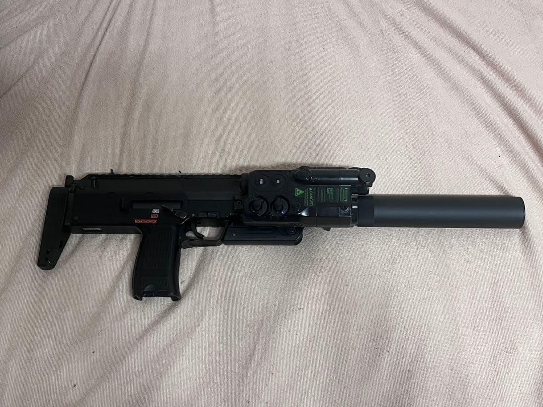 東京マルイ　mp7a1 サイレンサー付き　マガジン、スリング付き