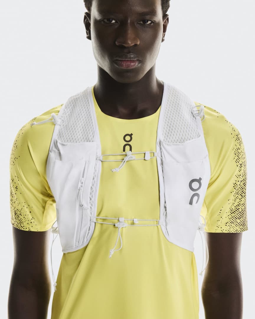 on Ultra Vest Pro　ウルトラベストプロ　S ランニングザック