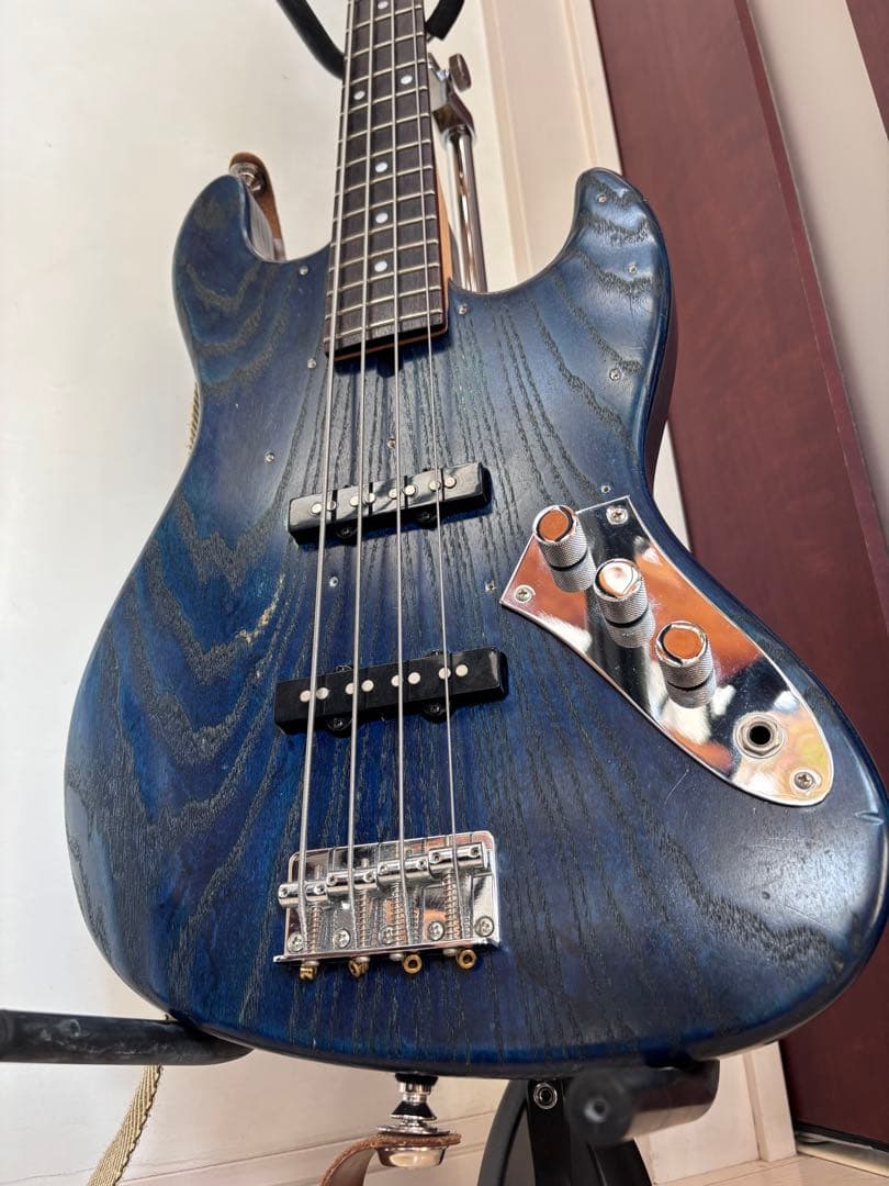 Bacchus Wl-003 濃青ジャズベタイプ　バッカス　４弦ベース木目癖強