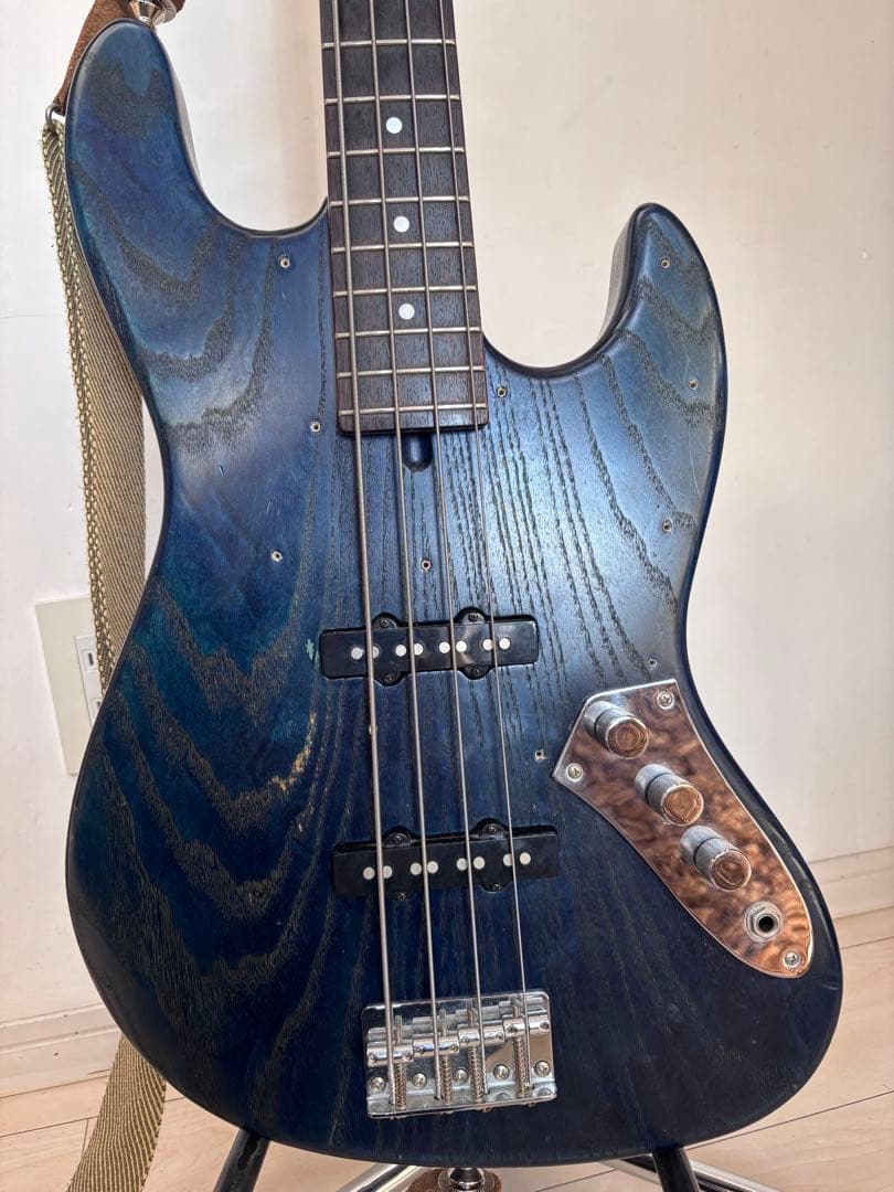 Bacchus Wl-003 濃青ジャズベタイプ　バッカス　４弦ベース木目癖強