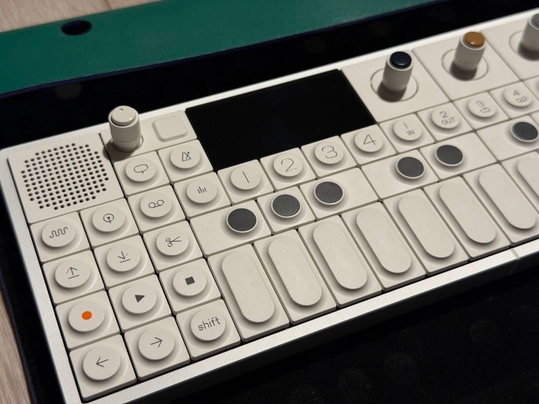 美品 teenage engineering OP-1 fieldレザーケース付
