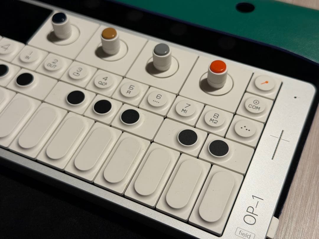 美品 teenage engineering OP-1 fieldレザーケース付