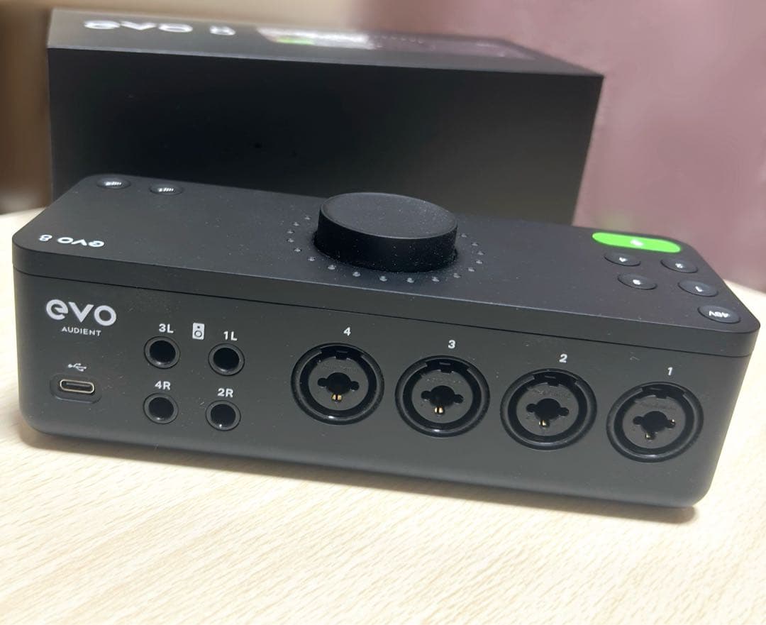 evo8 オーディオインターフェイス