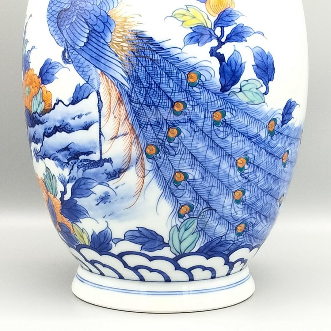 色鍋島焼 市川光山作 霊芝雲 椿花 孔雀文 飾壺 花瓶