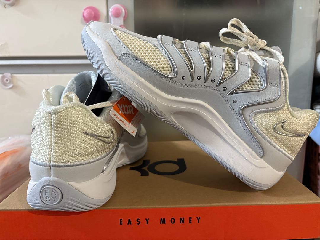 Nike KD18 ホワイト/グレー