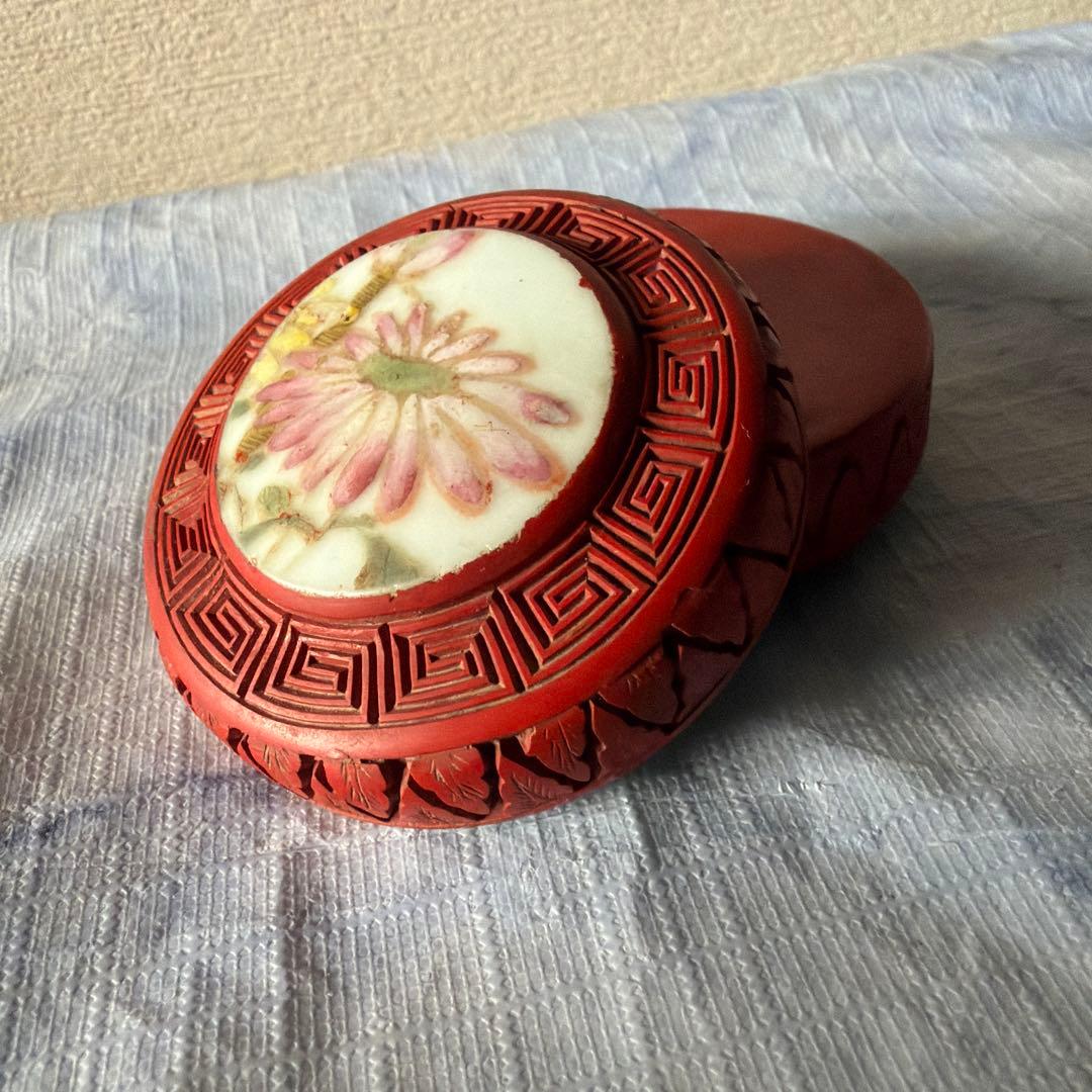 堆朱　香合　アンティーク　陶板　中国　China 小物入れ　ピルケース