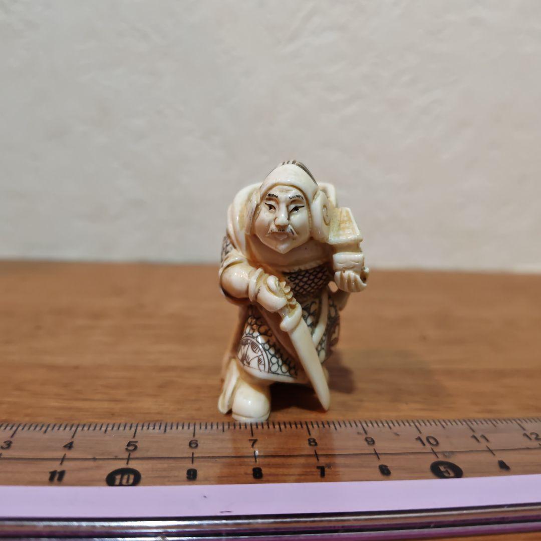 時代提物 七福神根付 天然素材 在銘【毘沙門天】高さ約4.8cm 重さ約32ｇ