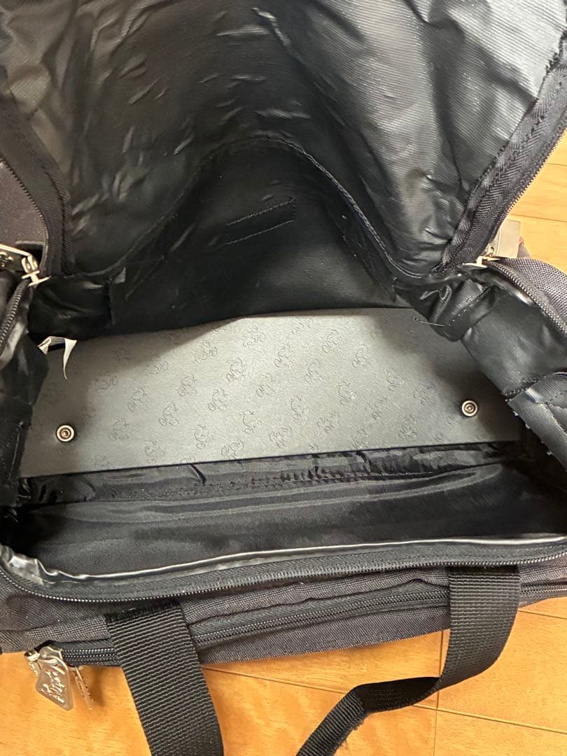 【希少】ディズニーキャリーケース　布製　スーツケースとショルダーバッグのセット