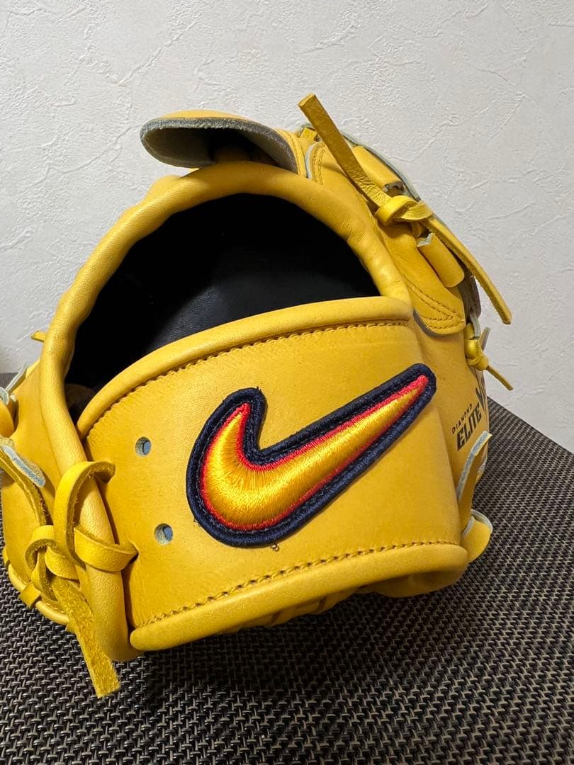 元日本ハムファイターズ　岩ちゃん　岩本勉さん　直筆サイン入りグローブ　美品