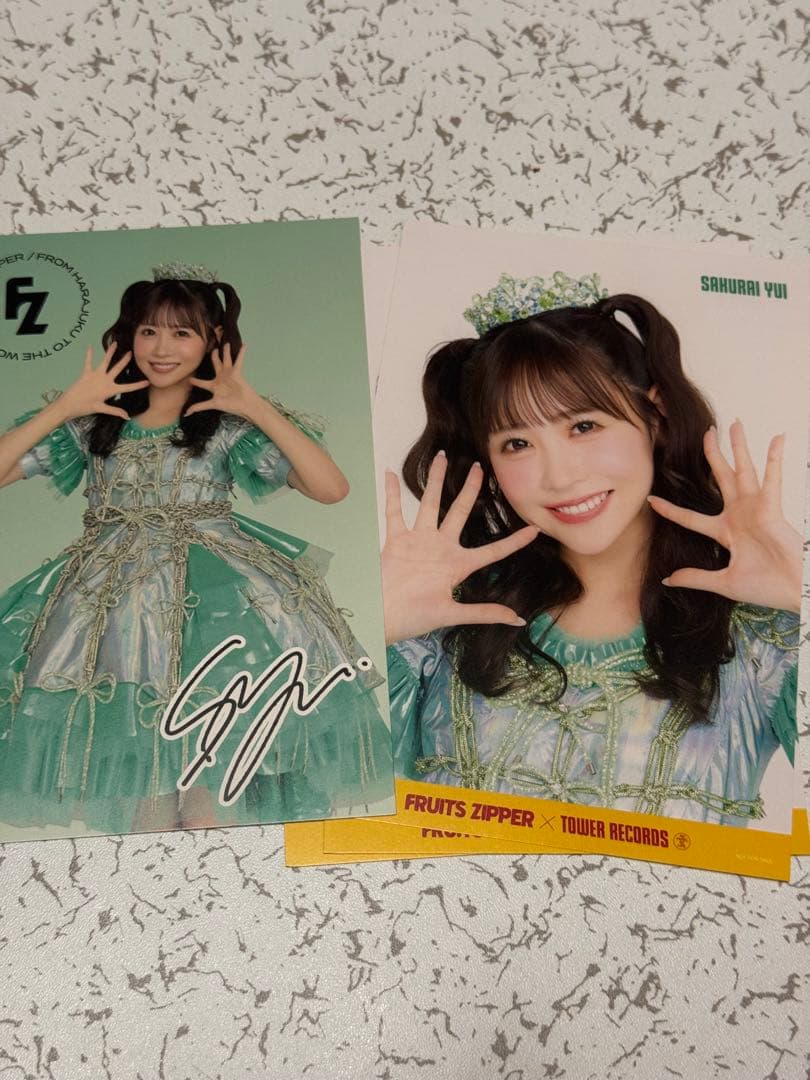 FRUITSZIPPER、櫻井優衣アクスタ、サイン入りグッズトレカなどまとめ