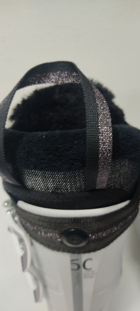 ROSSIGNOL スキー靴 ホワイト 4バックル 新品同様 22-23.5cm