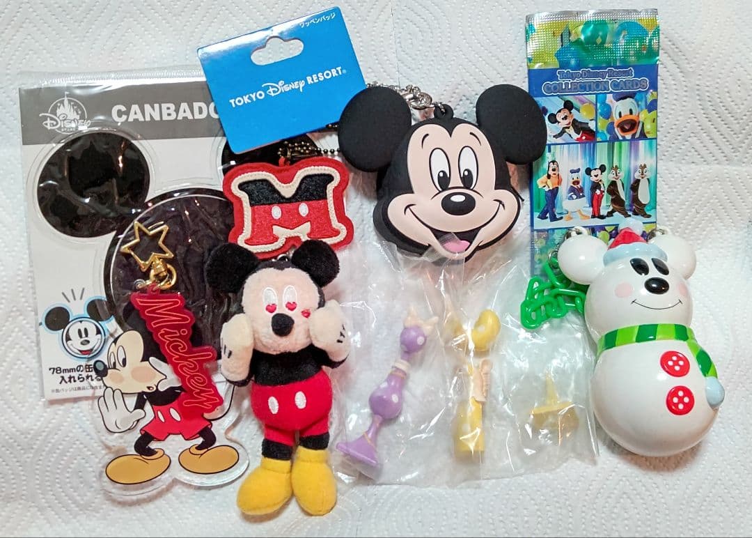 ディズニー　ピンズ、缶バッジ、小物　110点　まとめ売り