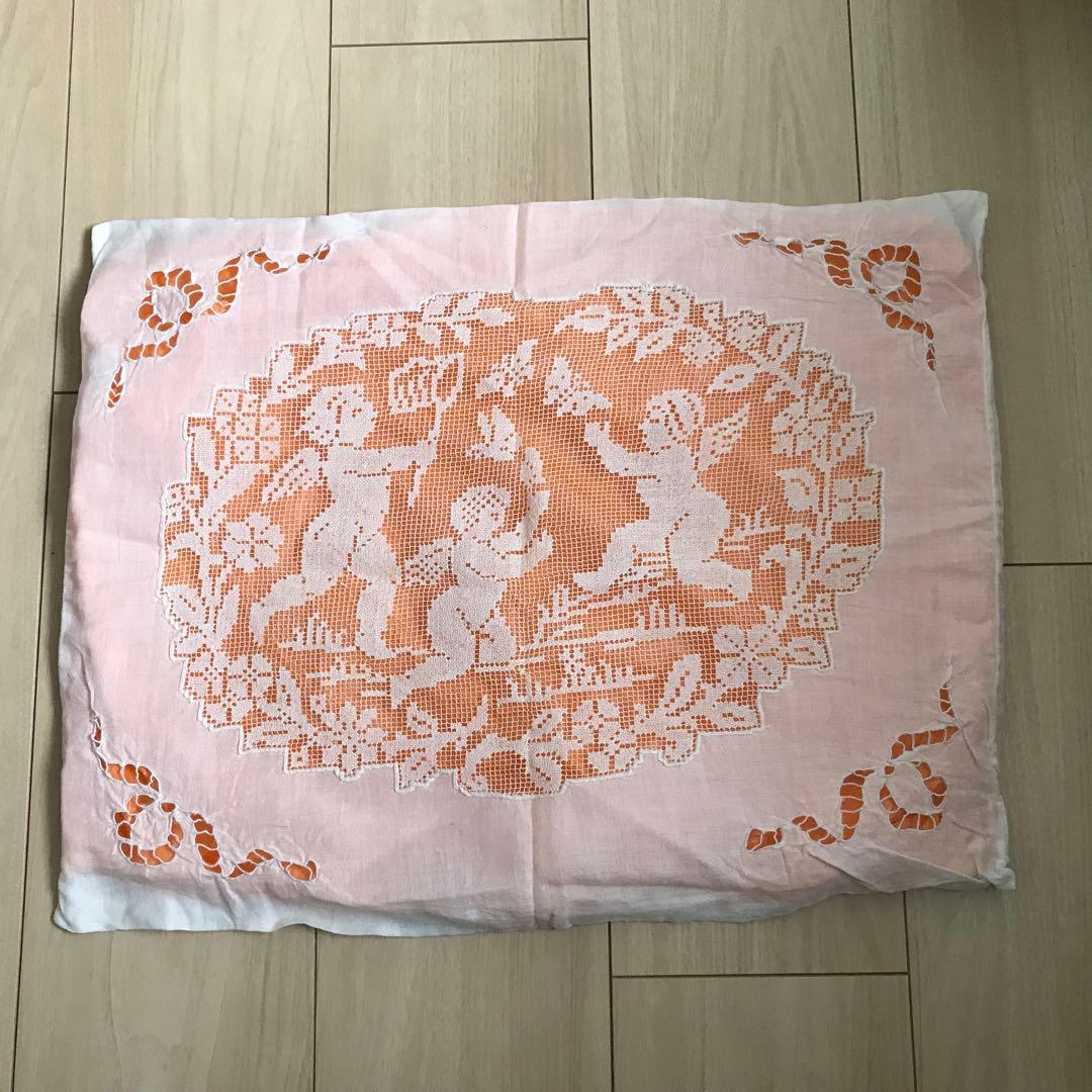 フランスアンティーク　3人の天使のモチーフ　クッションカバー