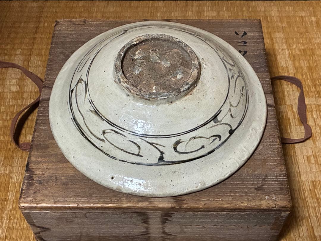 スコータイ ソコタイ 鉄絵タイ焼物 黒呉須 安南 魚紋鉢 箱入 時代物