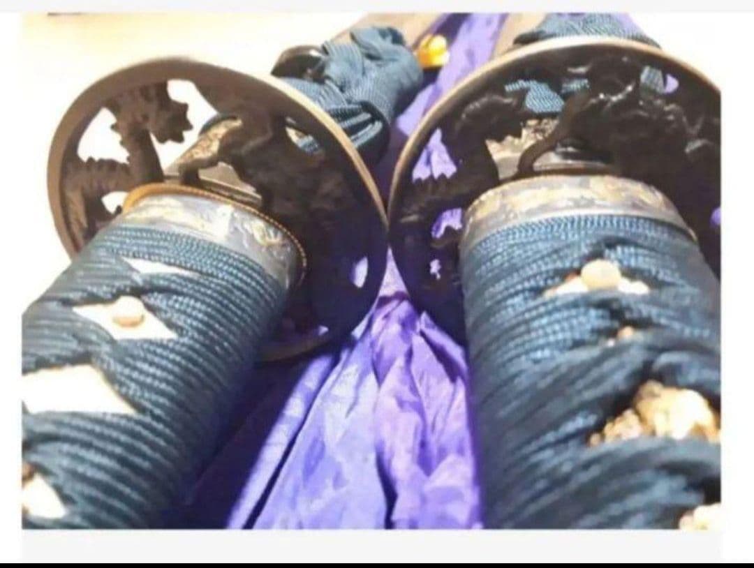 模造刀　名刀　高級品　二本セット　台座付き　レトロ　新品同様