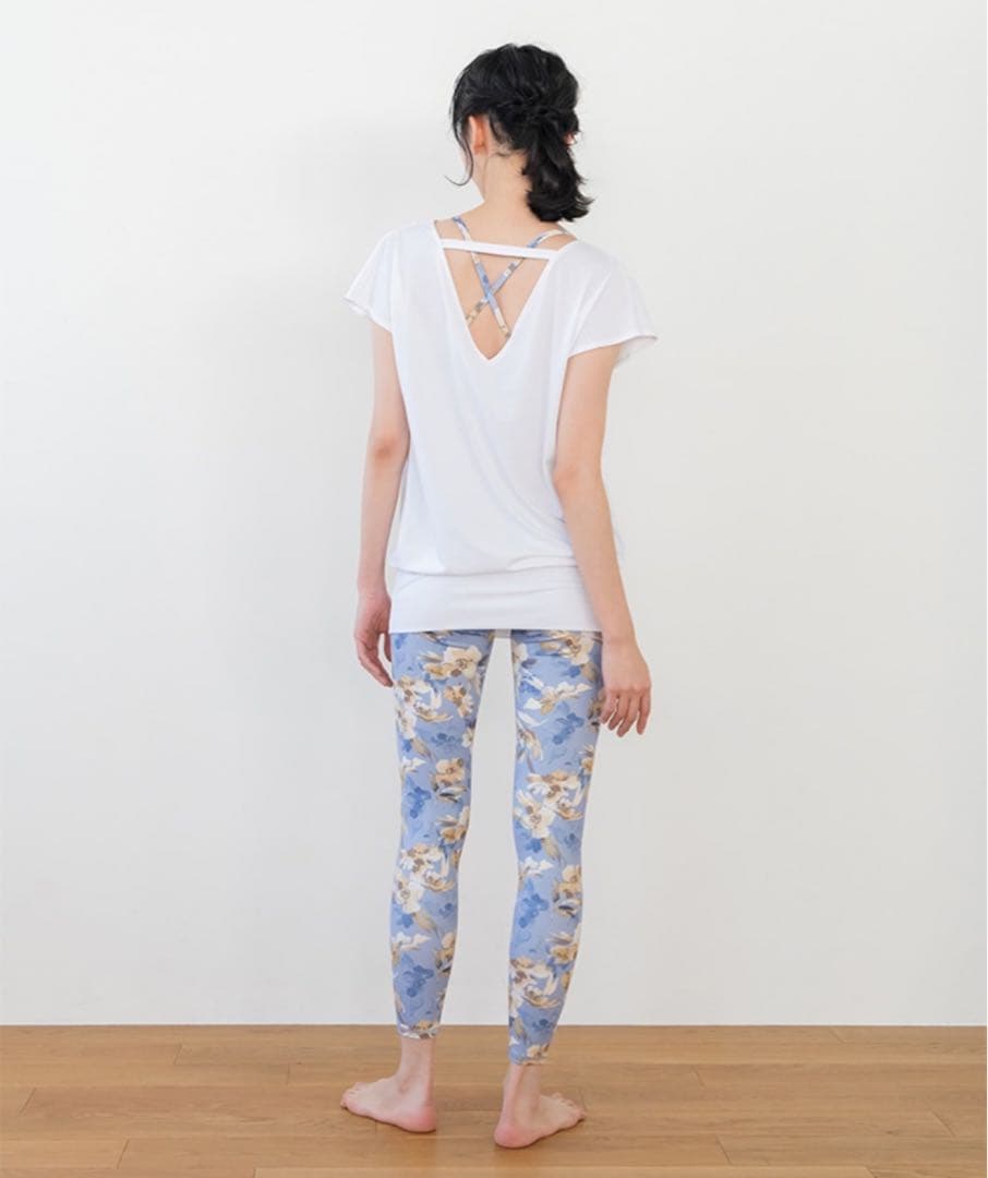 新品未使用 ヨガウェア バッククロス トップス 花柄ブルー レギンス