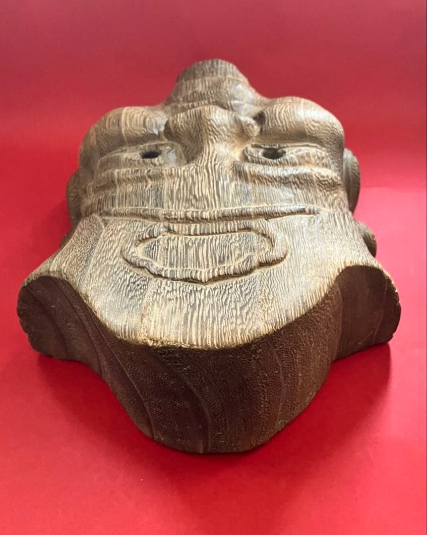 桐材でできた幸せのお面　繊細な木彫り 桐の木目が綺麗 レトロ