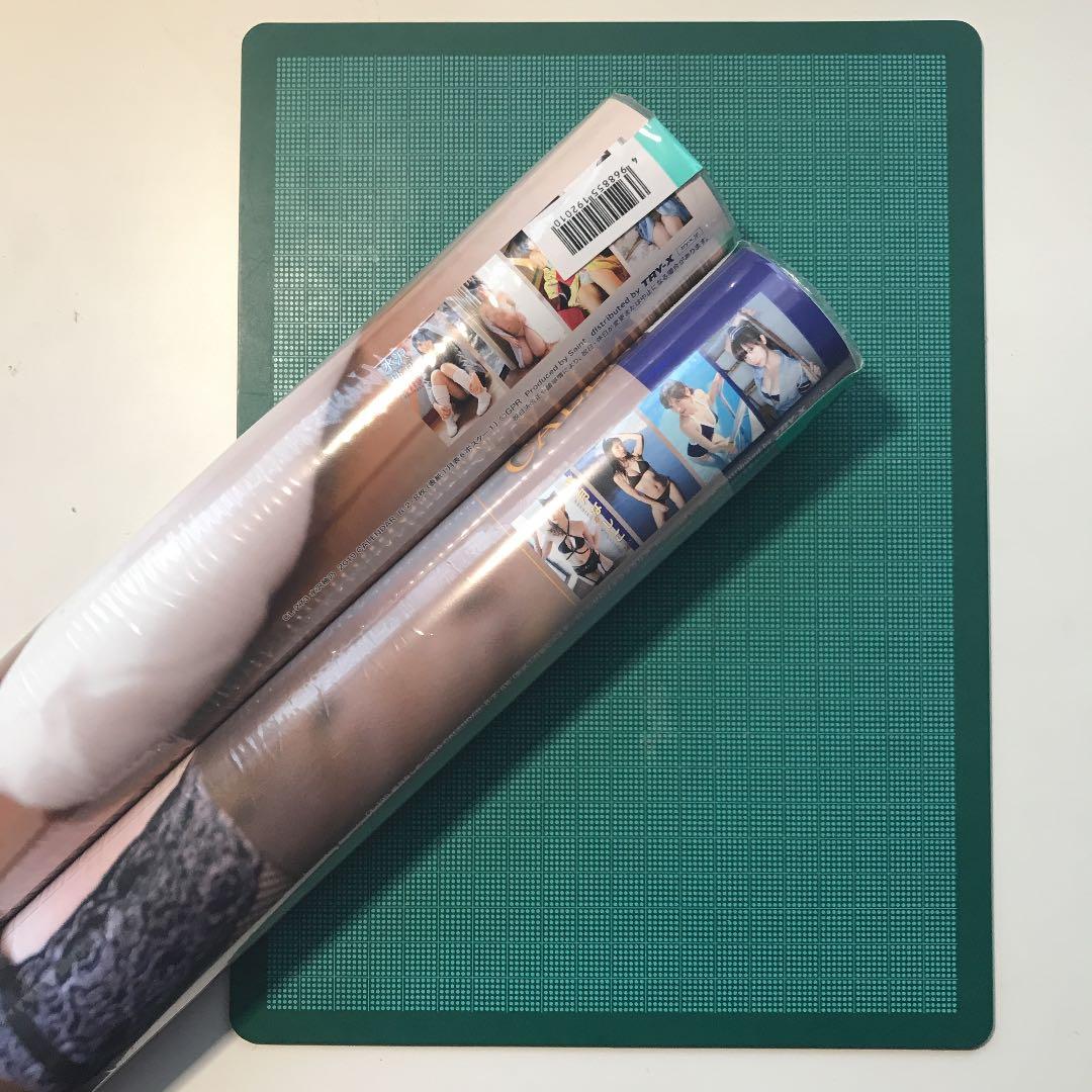 グラビアカレンダー ２本