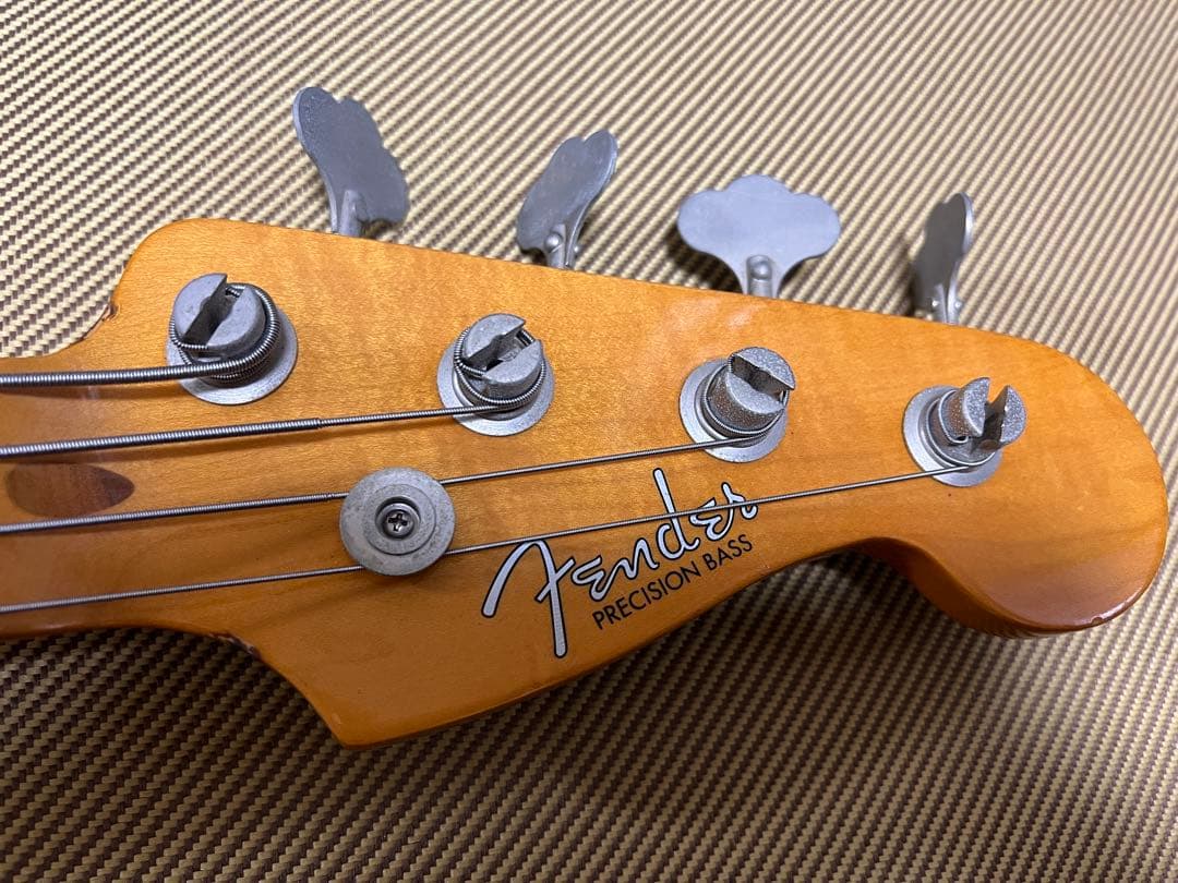 ベース Fender American Vintage Precision Bass