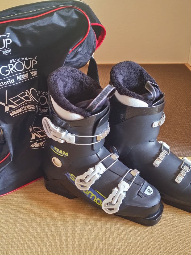 Salomon TEAM スキー用ブーツ　25～25.5 ブーツ袋付き