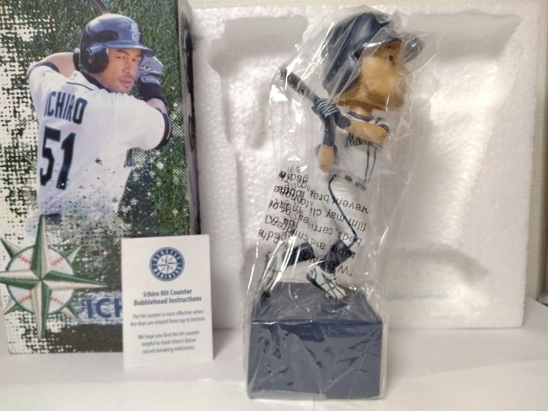 新品　2011 イチロー ヒットカウンターボブルヘッド　球場配布　マリナーズ