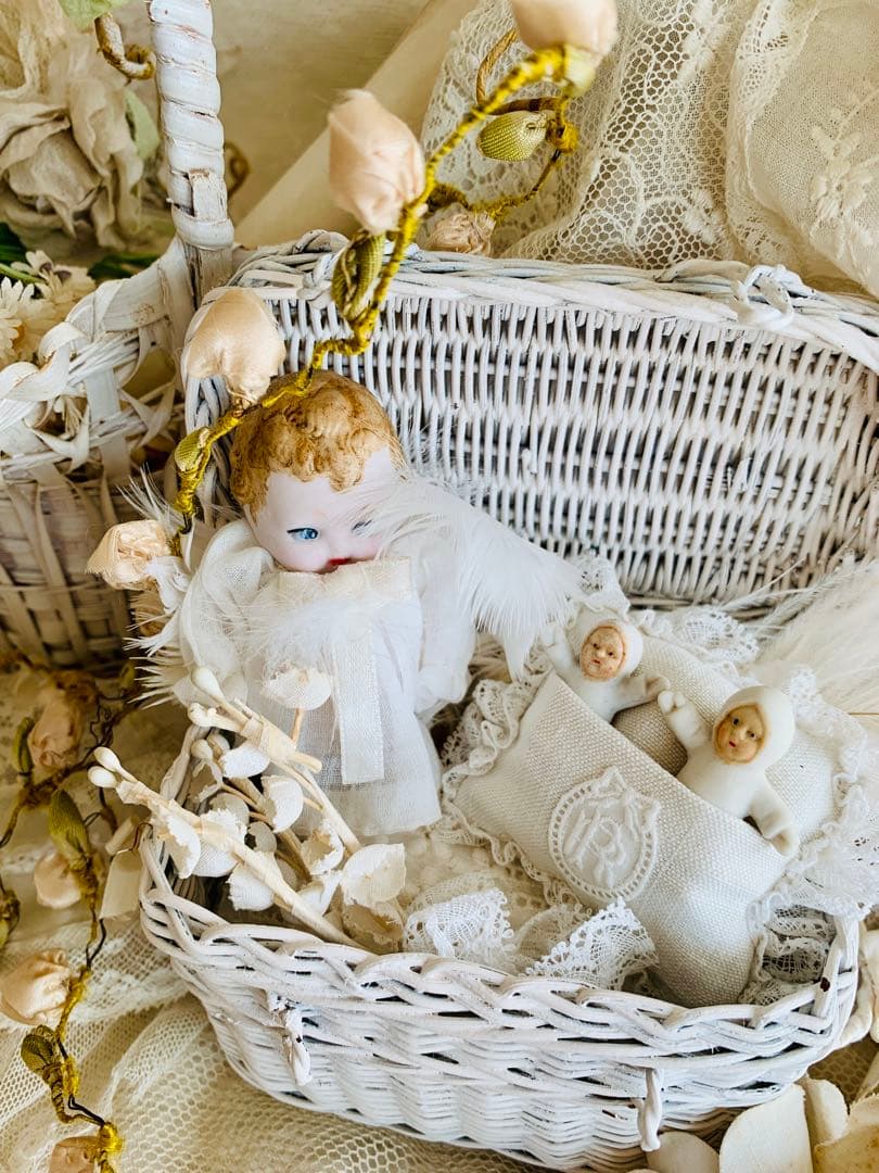 フランスビンテージ/アンティークパニエ＆スノーベビー＆Hertwigビスクドール