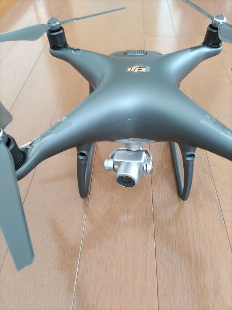 プァントム4ブラック　今まで動作確認のみ　基本セット　カメラ周辺に斑点模様があり