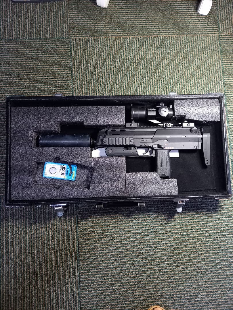 東京マルイ　MP7A1 サプレッサー スコープ付き マガジン欠品　ハードケース付