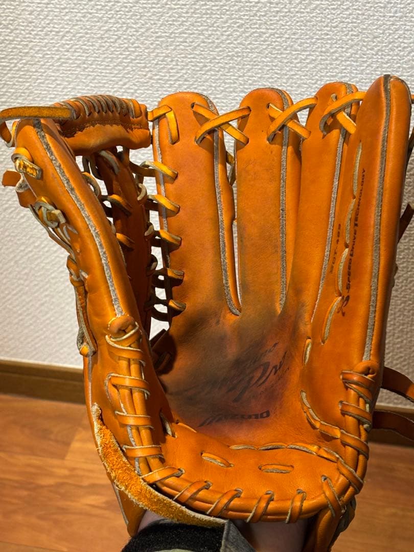 ミズノプロ軟式外野手用グラブ　匿名配送　オレンジ　型付け済み