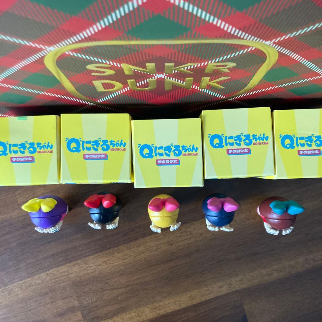 Qにぎるちゃん　手の目少女 GRAPE BRAINにぎるいろ