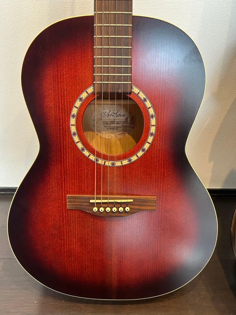超美品 Art&Lutherie Folk Spruce Burgundy