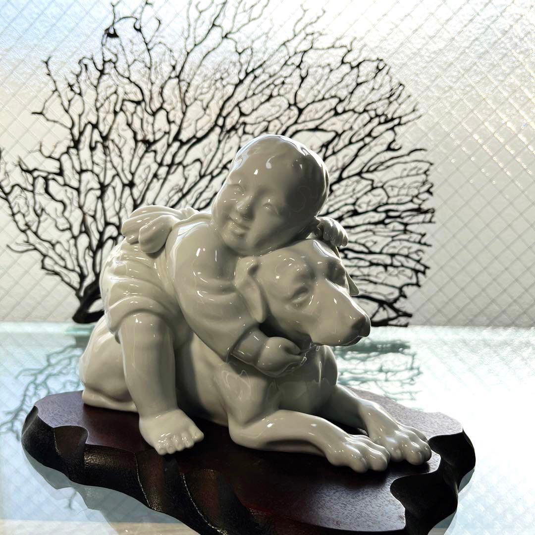骨董　超希少　深川製磁 童子と犬 犬 子供と犬の戯れ 置物 宮内庁御用達