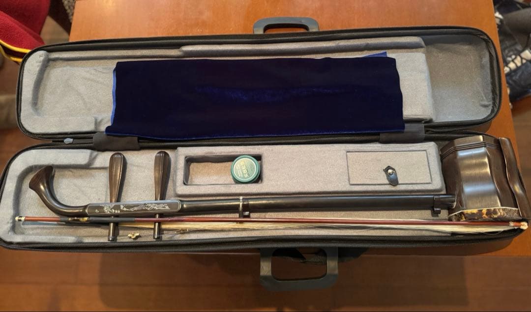 名師堂 黒檀 二胡 弓あり ケース付き 中国弦楽器