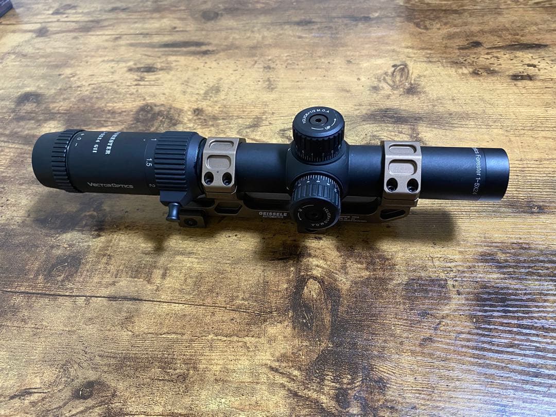 ベクターオプティクス　FORESTER 1-5X24 GENII