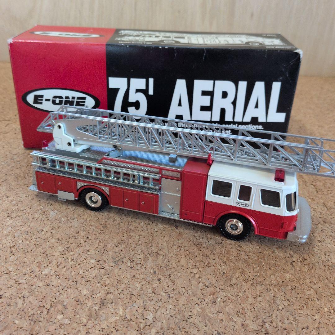 ミニカー E-ONE 1975 AERIAL