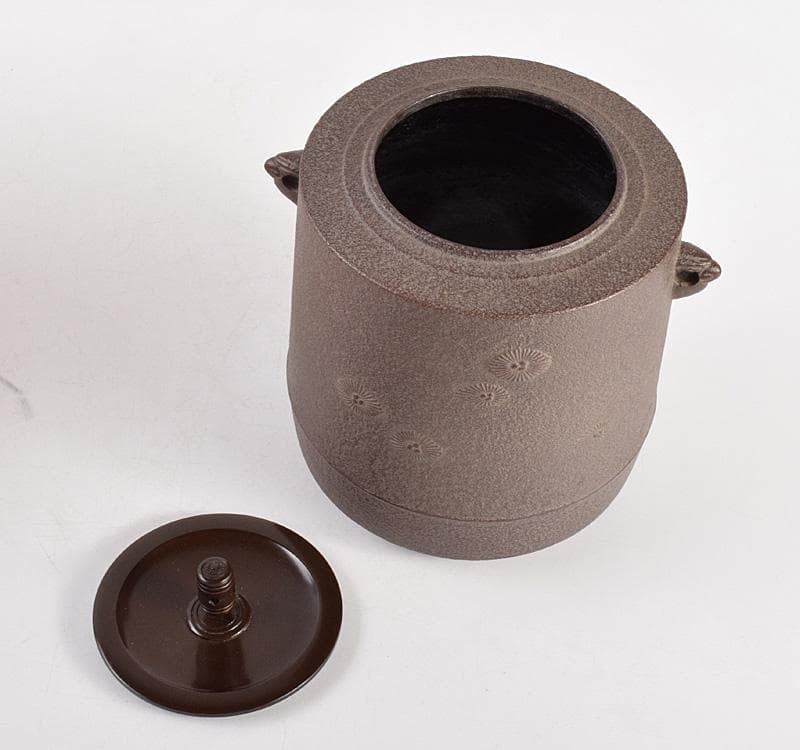 白黒みいちゃん　高橋敬典作　唐松地紋　筒釜　鉄釜　共箱　M　R4914C