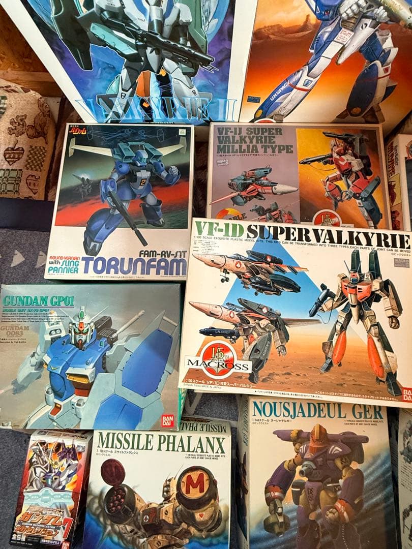 ガンダムプラモデル16個まとめ売り