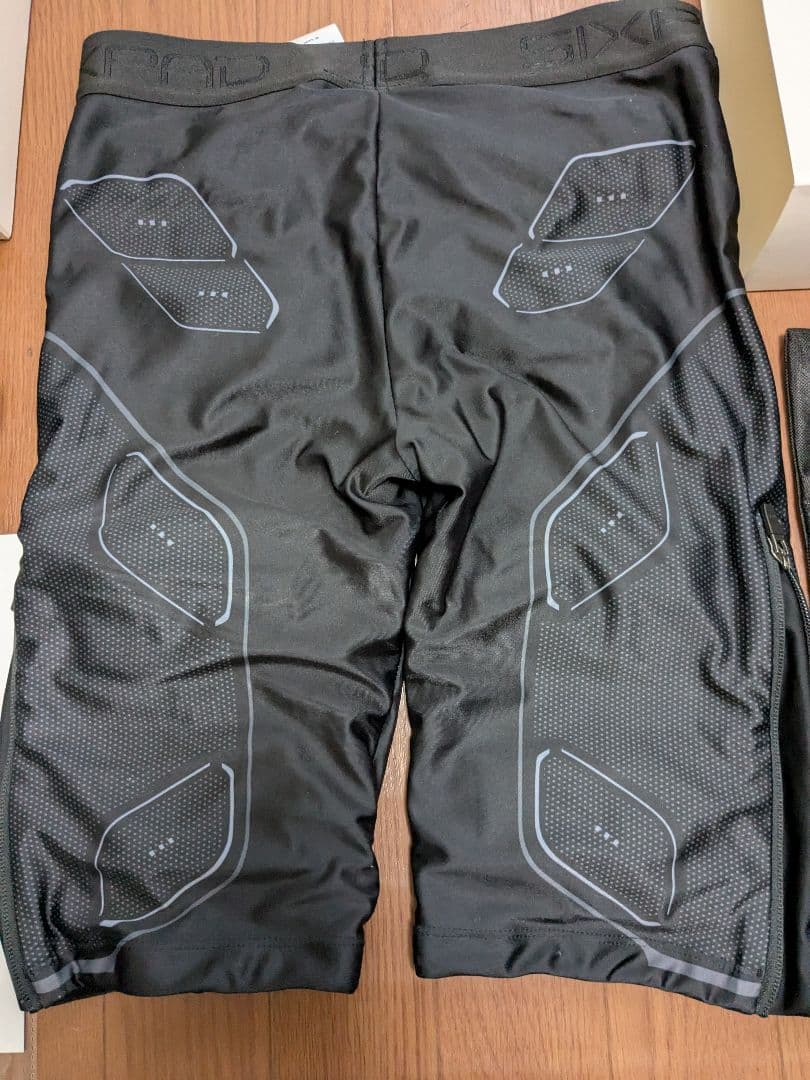 正規品★SIXPAD パワースーツ ボトム コントローラー付き L