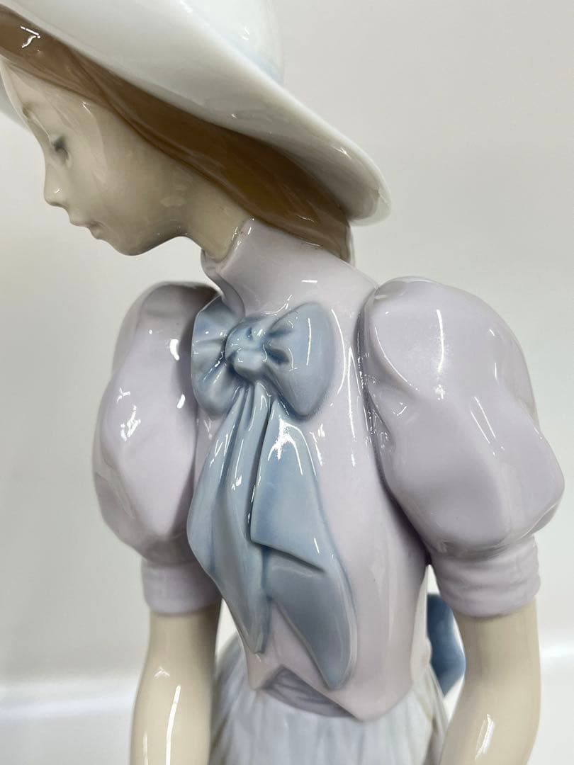 LLADRO リヤドロ　気品に満ちて　陶器人形　お花　置物　コレクション