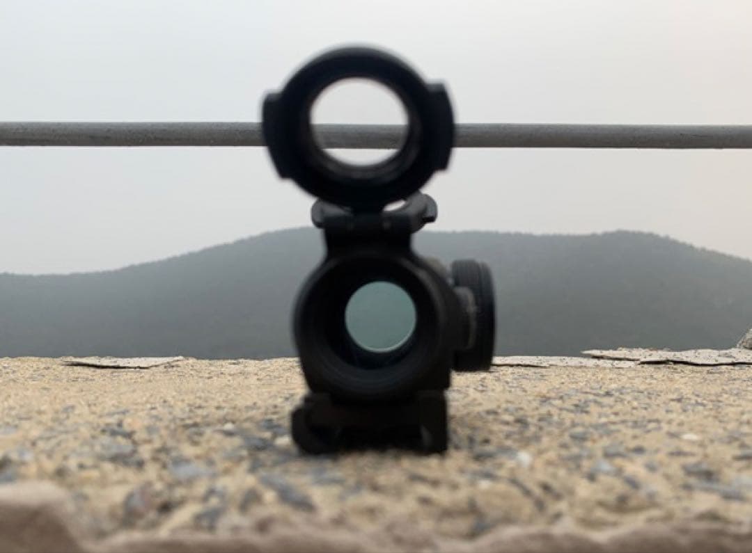 Holy Warrior製 T-2 立体彫刻　NVモード搭載モデルダットサイト