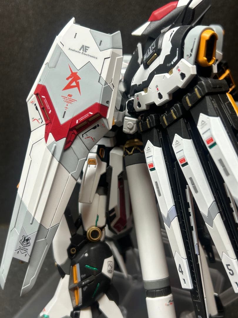 RG hi-νガンダム 塗装済　完成品