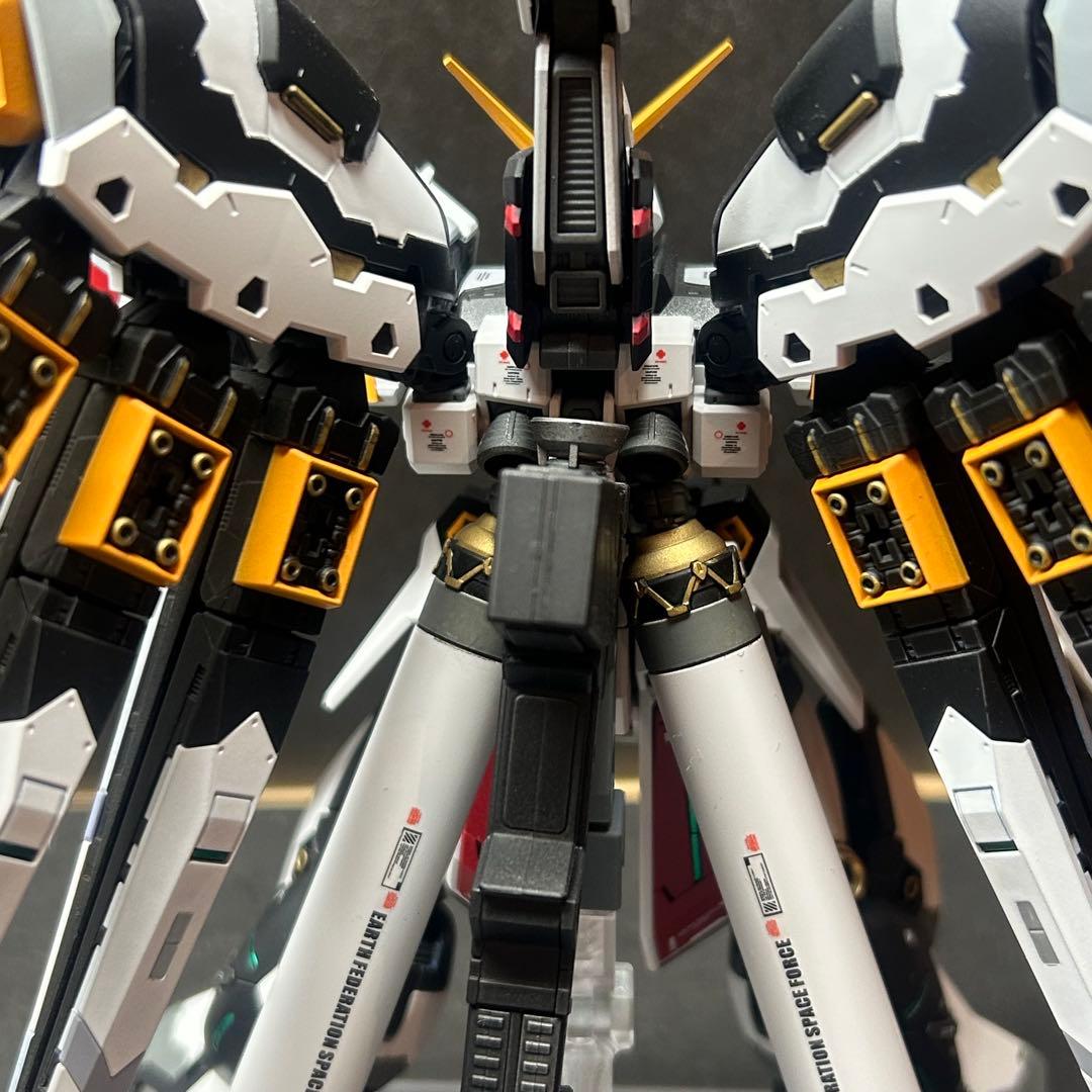 RG hi-νガンダム 塗装済　完成品