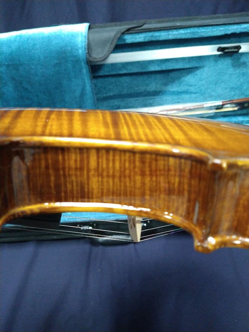 新品　バイオリン　１ピース最高美しいトラ目メープルバック板＆サイド板