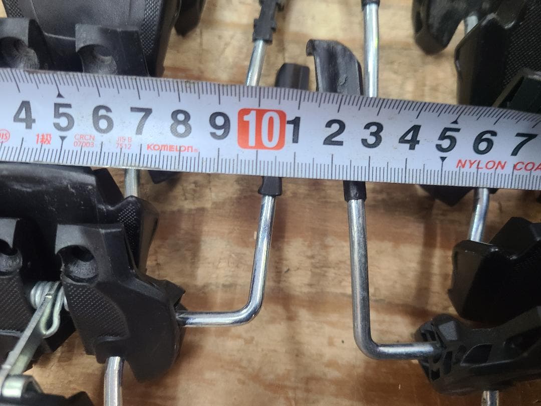 スキーブレーキの交換部品各種 x16