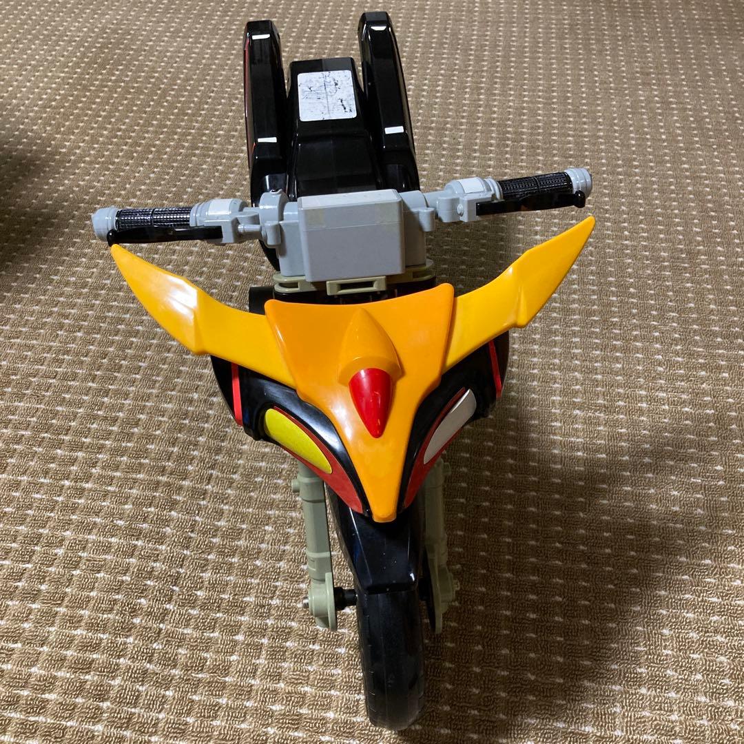 バンダイ 仮面ライダークウガ 乗用バイク ビートチェイサー2000 三輪車当時物