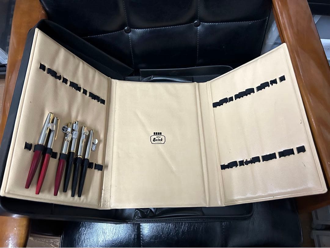 Parker 合成皮革サンプルケースと万年筆6本(昭和46年当時もの)