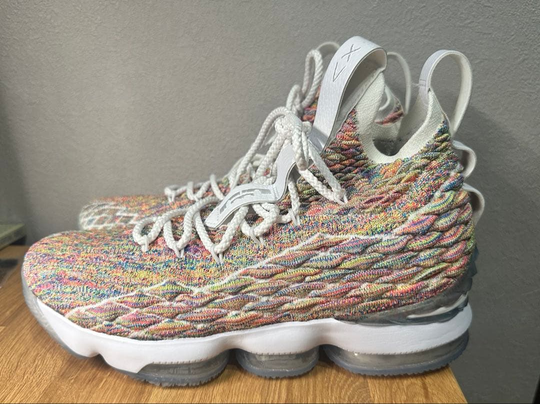 シューズ(男性用) Nike LeBron 15 \"Fruity Pebbles\"