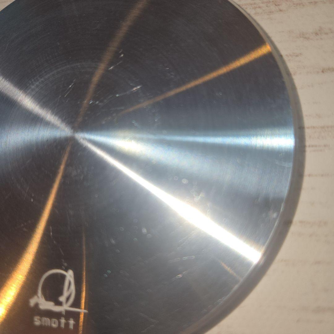 手軽に瞬間燻製、ウイスキーなどのお酒を格上げする燕三条産ジュラルミンスモーカー