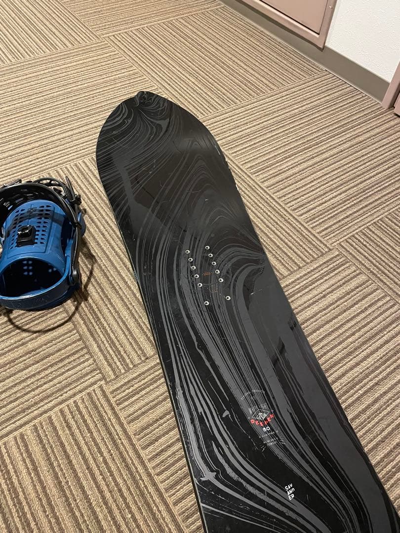 パウダースノーボード とビンディング付き