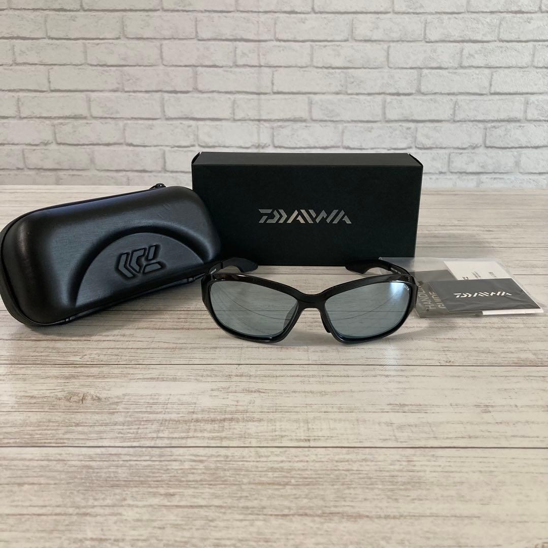 ダイワ 偏光サングラス TLX 023 ブルーシルバーミラー